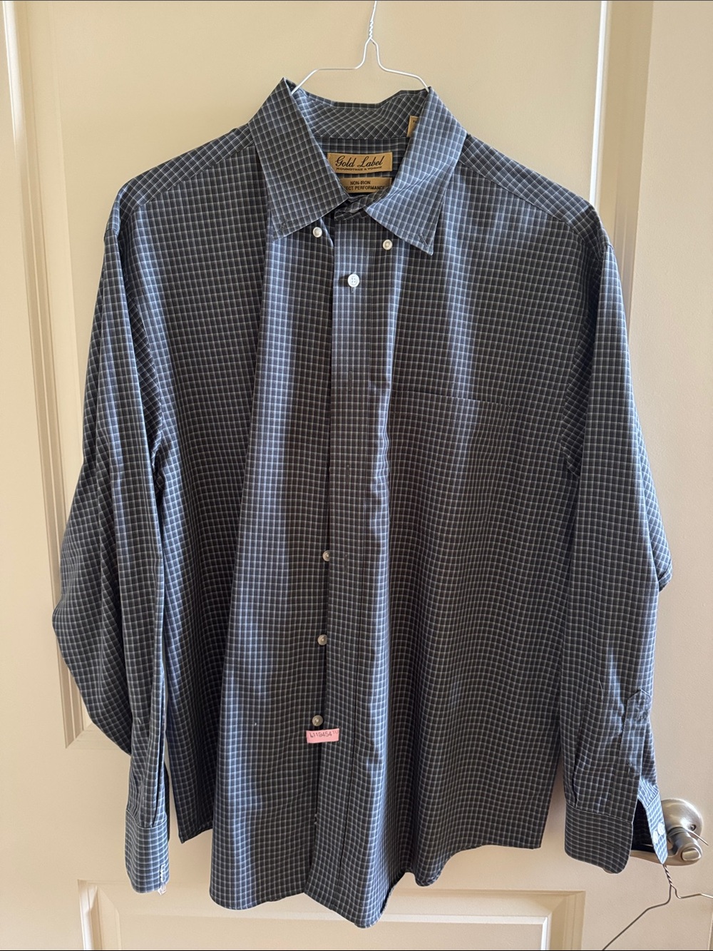 Roundtree & Yorke Navy and White Check Button-Down Shirt. Large